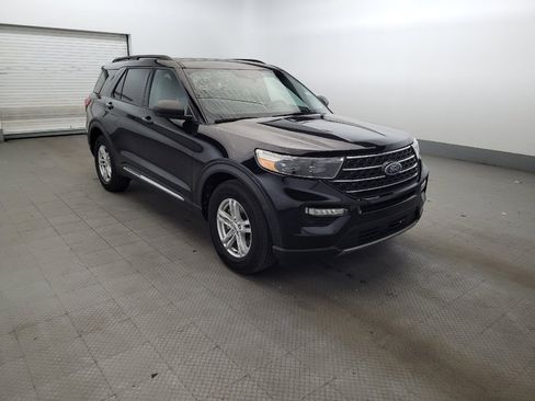 Used 2022 Ford Explorer XLT w/ Equipment Group 202A AWD/4WD image 13