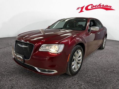 Used 2018 Chrysler 300 Limited image 33