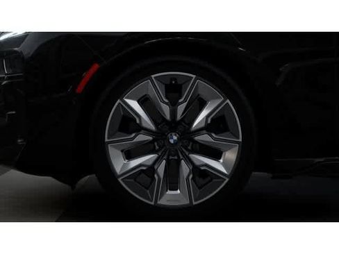New 2026 BMW 760i xDrive w/ Executive Package image 7