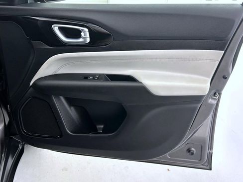 Certified 2022 Jeep Compass Limited image 16