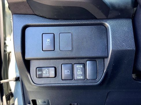 Used 2023 Toyota Tacoma TRD Off-Road w/ Technology Package AWD/4WD image 33