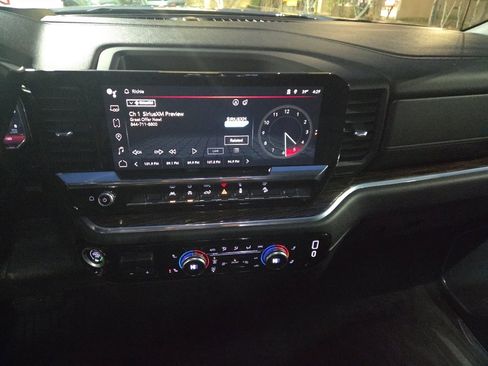 Used 2024 GMC Sierra 1500 Elevation image 26