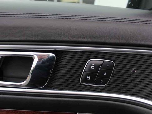 Used 2017 Ford Explorer Platinum AWD/4WD image 10
