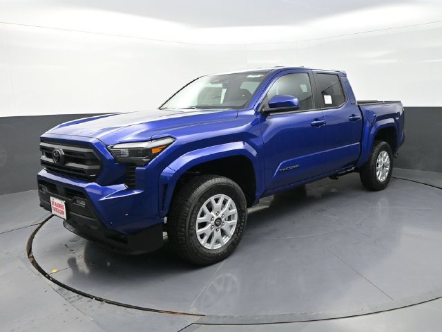 Used 2025 Toyota Tacoma SR5 w/ SR5 Upgrade Package AWD/4WD image 3