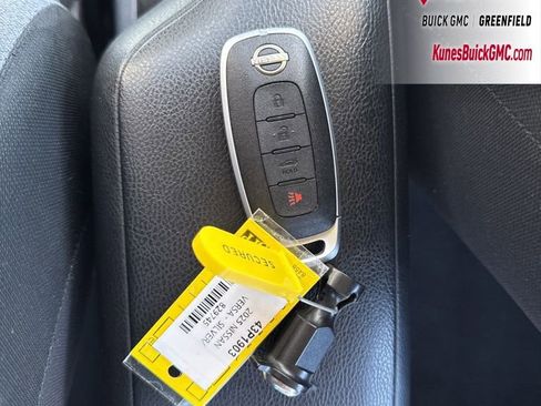 Used 2025 Nissan Versa SV FWD image 18