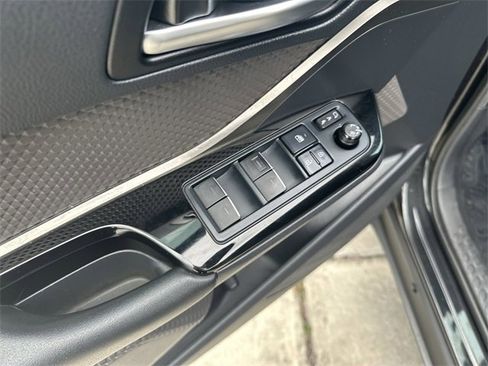 Used 2021 Toyota C-HR Limited image 15