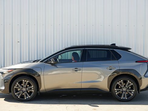 Used 2023 Toyota bZ4X Limited image 48