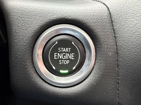 Used 2021 GMC Yukon XL SLT AWD/4WD image 28