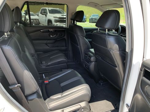 Used 2025 Honda Pilot EX-L image 35