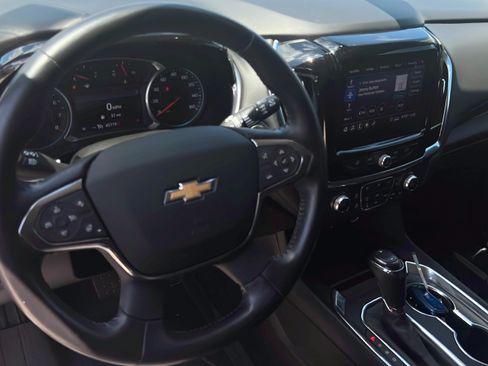 Used 2020 Chevrolet Traverse LT FWD image 9