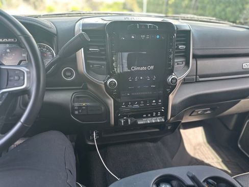 Used 2024 RAM 2500 Laramie AWD/4WD image 9