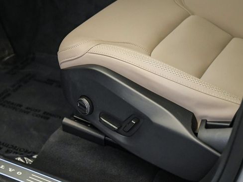 Certified 2026 Volvo XC90 B6 Plus AWD/4WD image 25