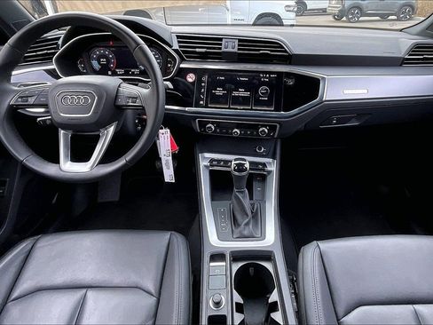 Used 2025 Audi Q3 2.0T Premium image 15