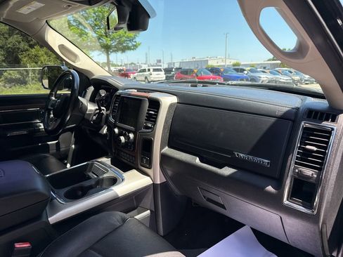 Used 2016 RAM 2500 Laramie w/ Convenience Group AWD/4WD image 10