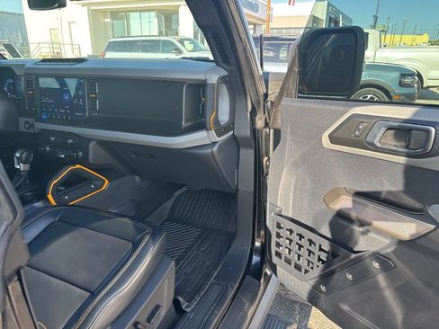 Used 2021 Ford Bronco Badlands image 39