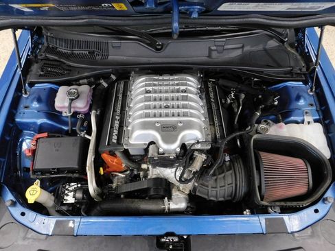 Used 2020 Dodge Challenger SRT Hellcat w/ Plus Package image 19