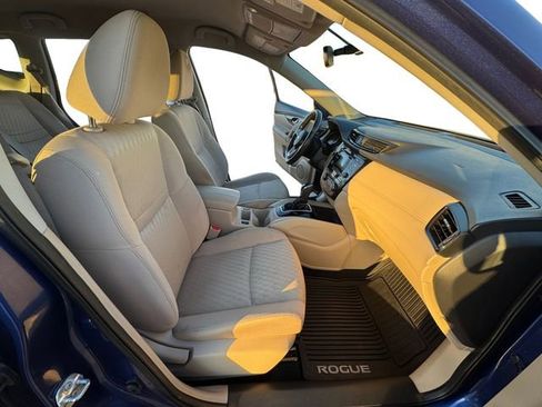 Used 2017 Nissan Rogue SV image 14