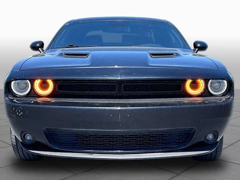 Used 2020 Dodge Challenger SXT w/ Blacktop Package RWD image 3