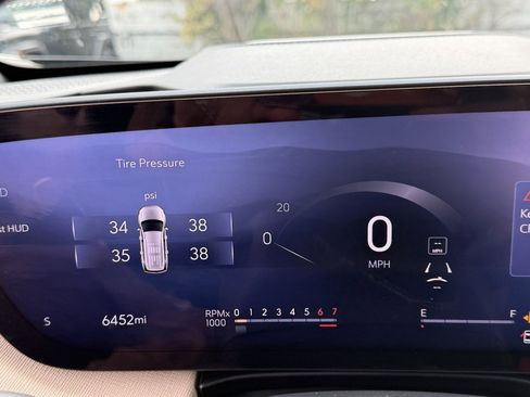 Used 2025 Buick Enclave Preferred w/ Power Package image 20