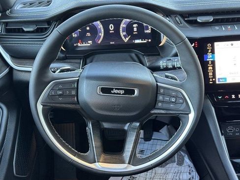 Used 2026 Jeep Grand Cherokee Limited w/ Limited Altitude Package RWD image 43