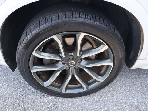Used 2019 Volvo XC90 T5 Momentum w/ Protection Package Premier FWD image 4