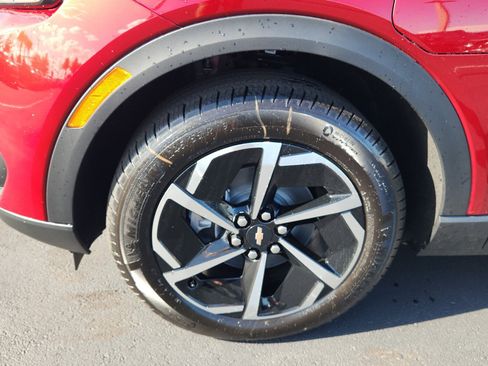 New 2026 Chevrolet Equinox EV LT image 4