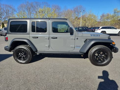 Used 2023 Jeep Wrangler Unlimited w/ Cold Weather Group AWD/4WD image 3