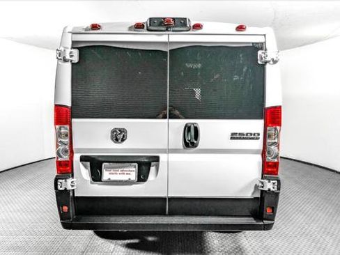 Used 2025 RAM ProMaster 2500 w/ U-Haul Equipment Group FWD image 7