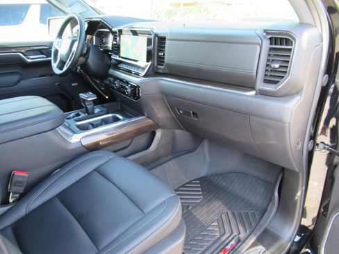 Used 2025 Chevrolet Silverado 1500 LT Trail Boss w/ LT Trail Boss Premium Package image 12