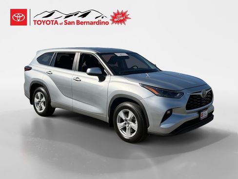 Certified 2024 Toyota Highlander LE image 7