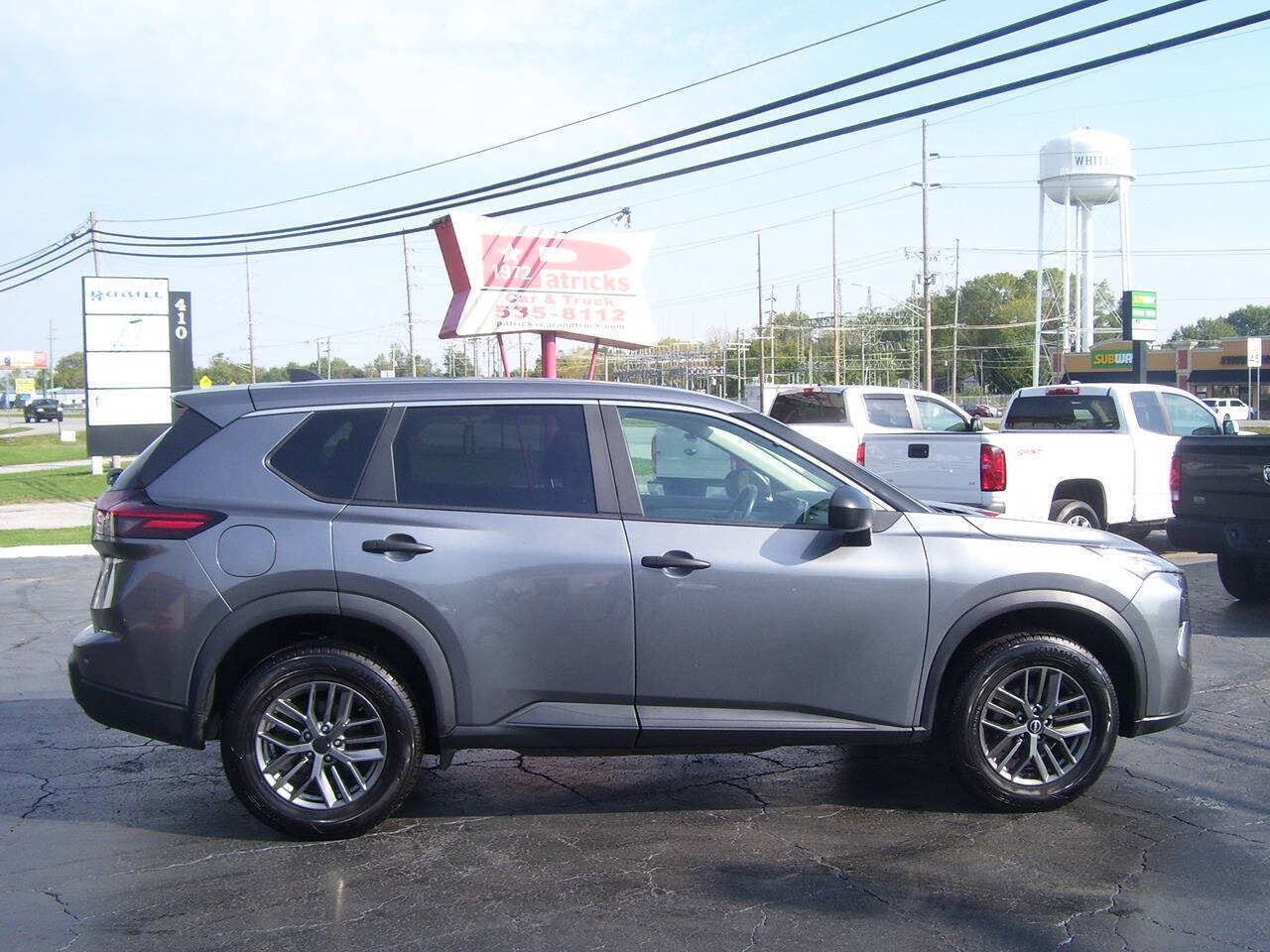 Used 2024 Nissan Rogue S AWD/4WD image 2