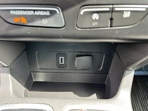 Used 2019 Ford Escape SE AWD/4WD image 25