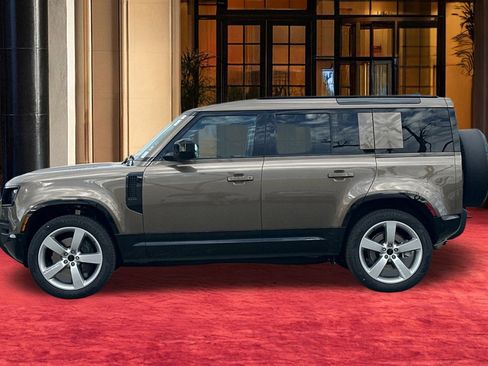 New 2026 Land Rover Defender 110 X-Dynamic SE AWD/4WD image 3