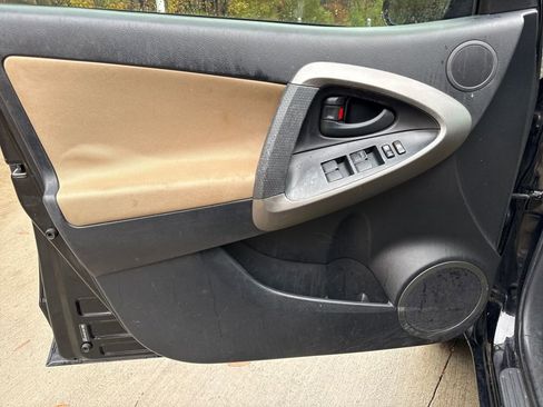 Used 2009 Toyota RAV4 2WD w/ 3rd Row image 14