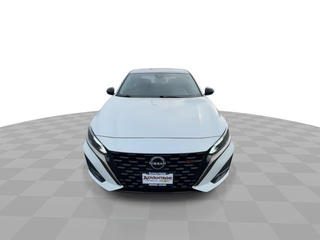 Used 2023 Nissan Altima 2.5 SR w/ SR Premium Package FWD image 3