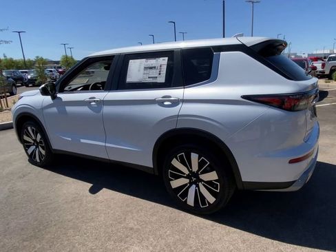 New 2026 Mitsubishi Outlander SE AWD/4WD image 6