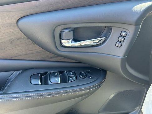 Used 2023 Nissan Murano Platinum AWD/4WD image 17