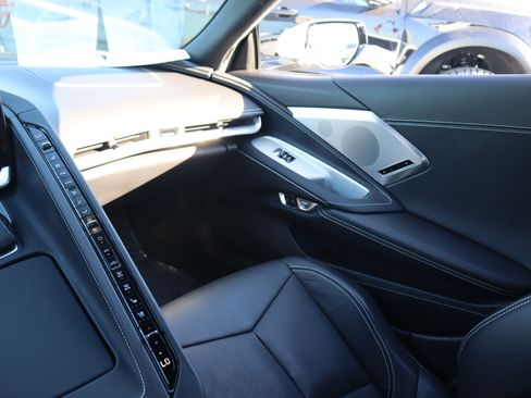 Used 2021 Chevrolet Corvette Stingray Preferred Cpe w/ 2LT image 34