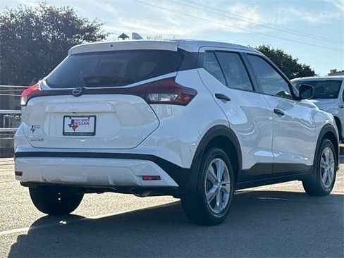 Certified 2023 Nissan Kicks S image 9