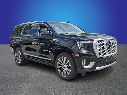 Used 2021 GMC Yukon Denali w/ Denali Premium Package AWD/4WD image 3