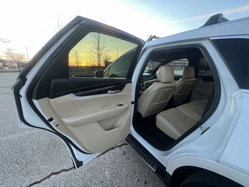 Used 2018 Cadillac XT5 Luxury image 14