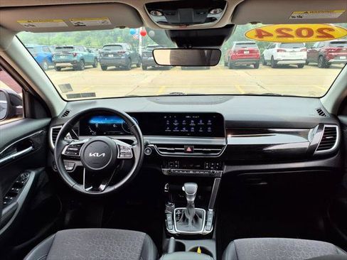 Used 2024 Kia Seltos S AWD/4WD image 12