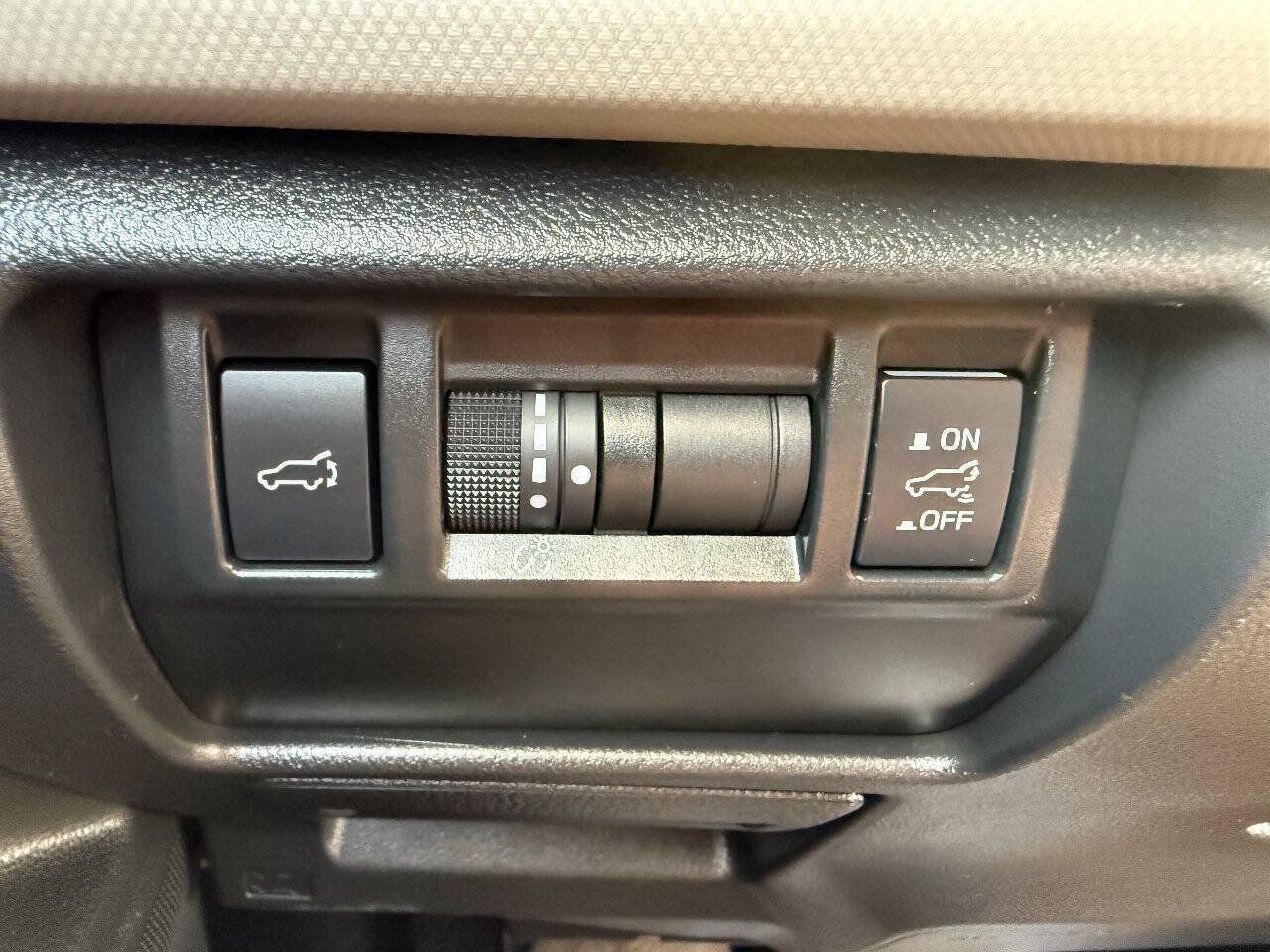 Used 2025 Subaru Forester Premium w/ Convenience Package #1 AWD/4WD image 30