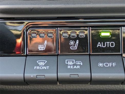 Used 2023 Toyota Crown Limited image 23