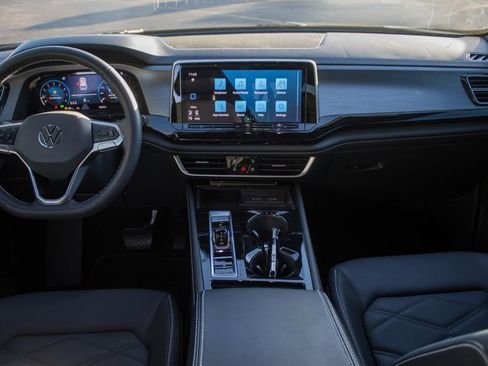 Used 2024 Volkswagen Atlas Cross Sport SE image 14