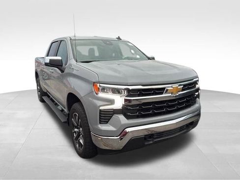 Used 2024 Chevrolet Silverado 1500 LT image 4