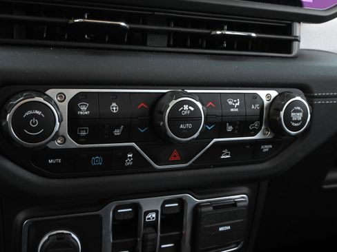 Used 2025 Jeep Wrangler Backcountry image 20