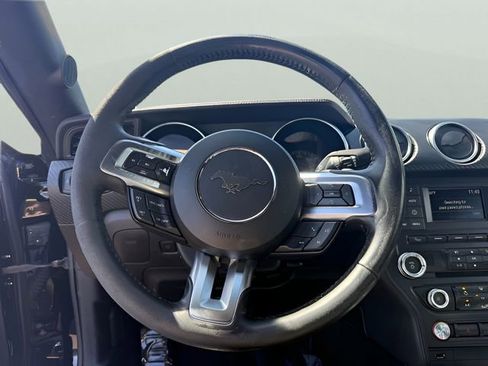 Used 2018 Ford Mustang Coupe RWD image 11