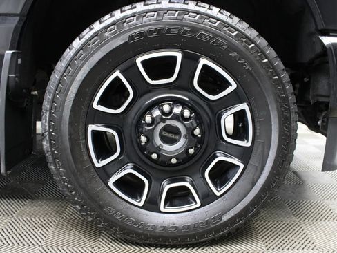 Used 2025 Ford F250 Platinum AWD/4WD image 13