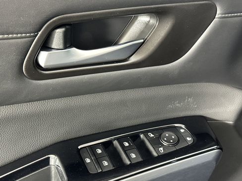 Used 2022 Nissan Pathfinder SL w/ Cargo Package image 17